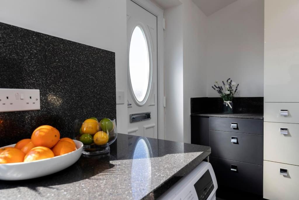 Auckland View - A Comfy & Spacious 4Bed With Views Coundon エクステリア 写真