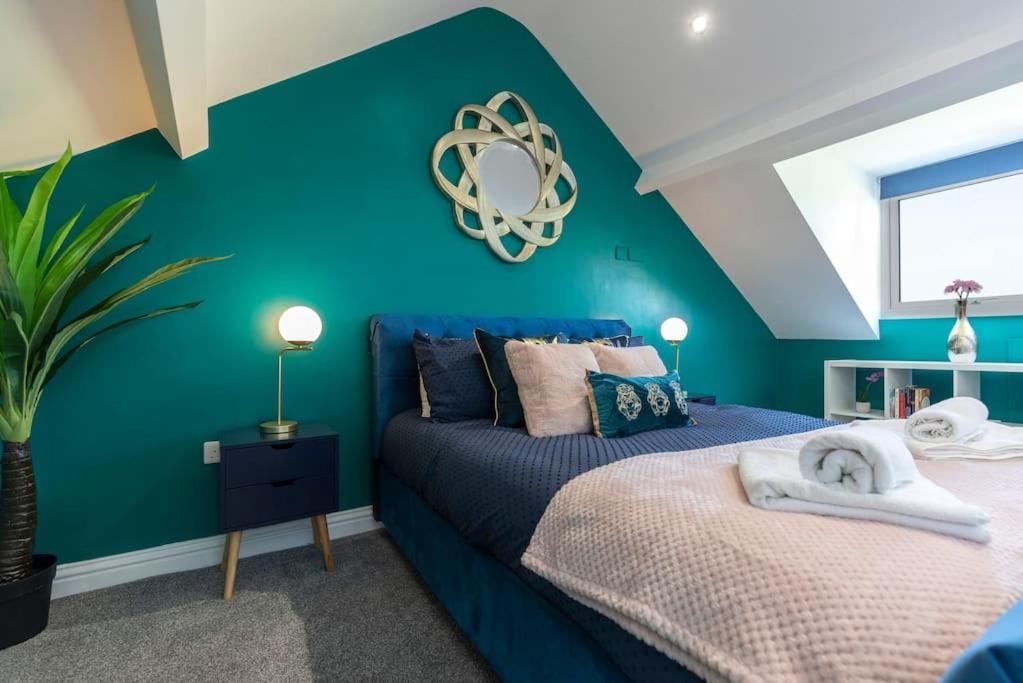 Auckland View - A Comfy & Spacious 4Bed With Views Coundon エクステリア 写真