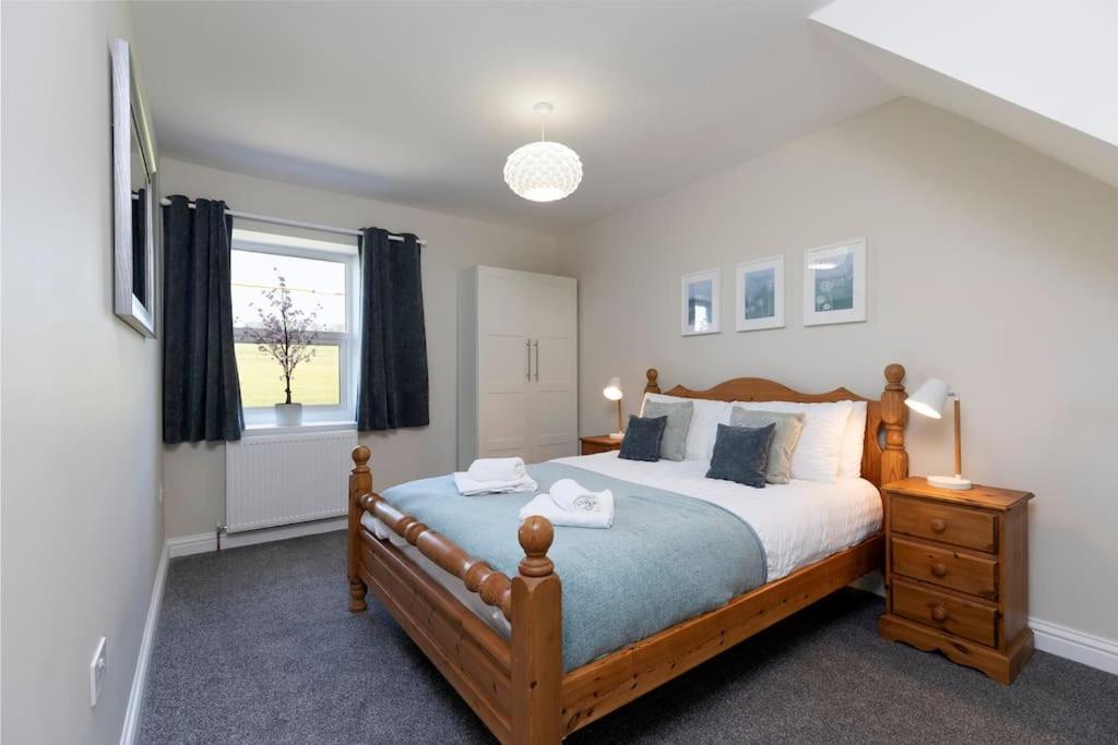 Auckland View - A Comfy & Spacious 4Bed With Views Coundon エクステリア 写真